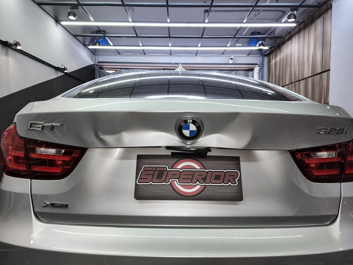 BMW GT 尾門大面積凹痕 — 修復前